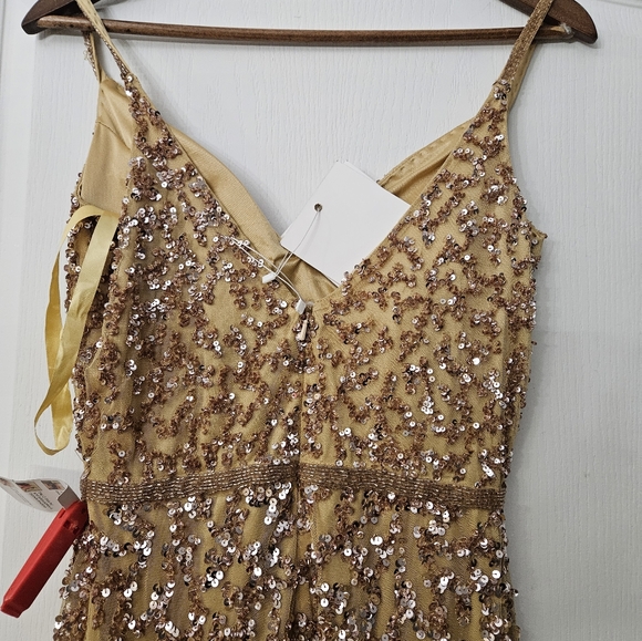 MAC DUGGAL SLEEVELESS V-NECK BEADED COLUMN NUDE GOWN SZ 6 NWT - Picture 8 of 14